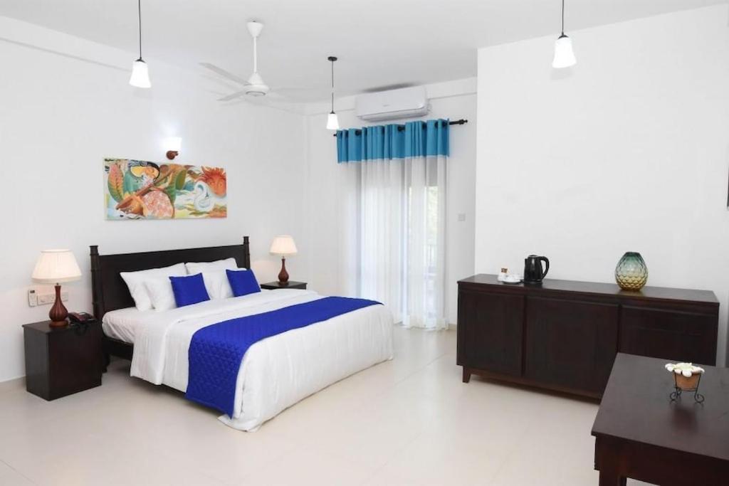Blue Spring Hotel Wadduwa Quarto foto